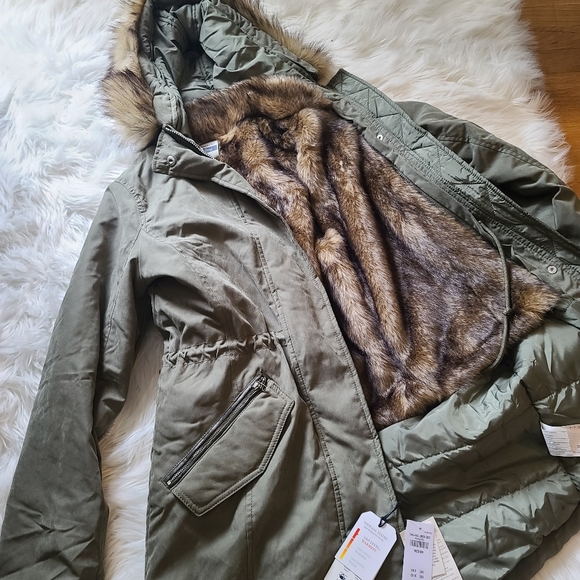 Abercrombie and Fitch winter jacket - Picture 4 of 7